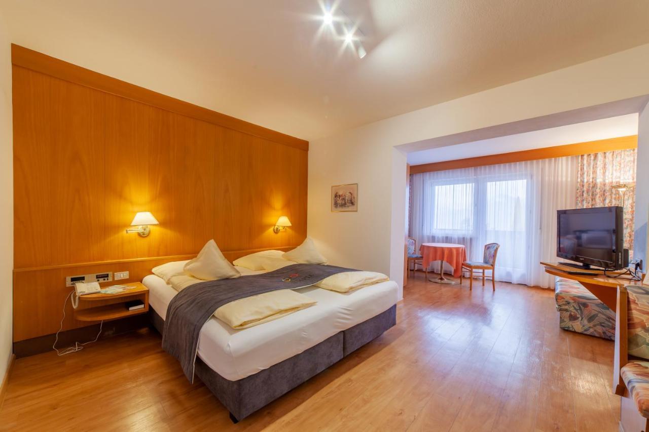 Fruehstuecks-Hotel Olympia Тіроло Екстер'єр фото