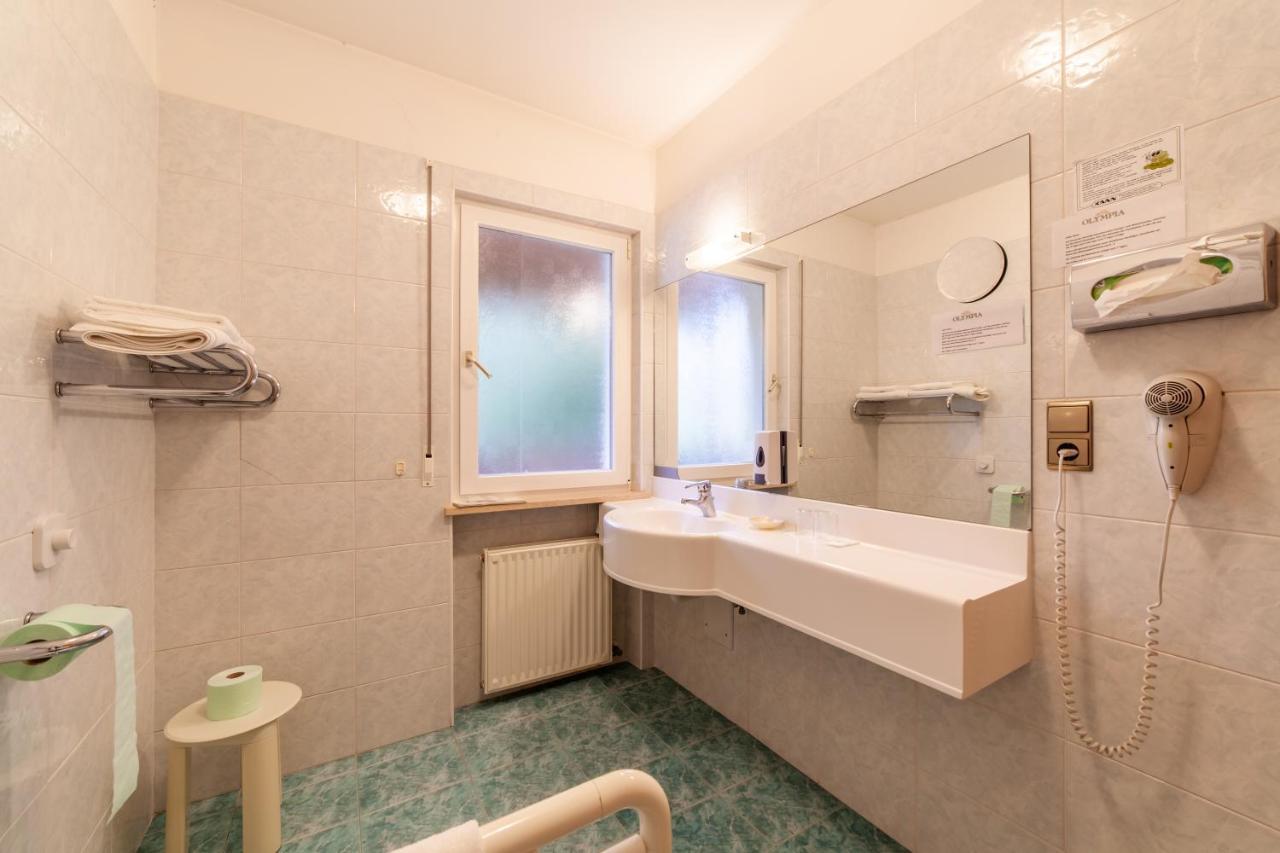 Fruehstuecks-Hotel Olympia Тіроло Екстер'єр фото
