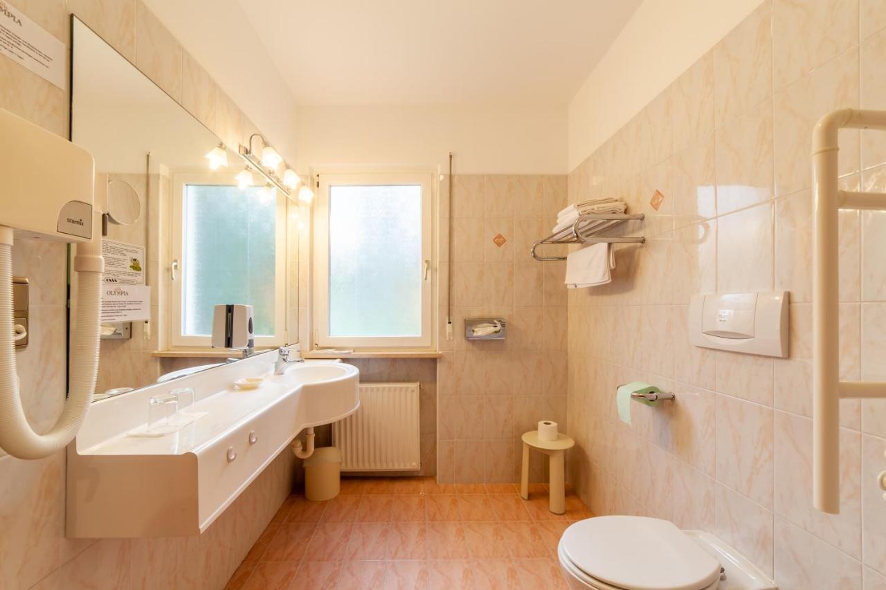 Fruehstuecks-Hotel Olympia Тіроло Екстер'єр фото