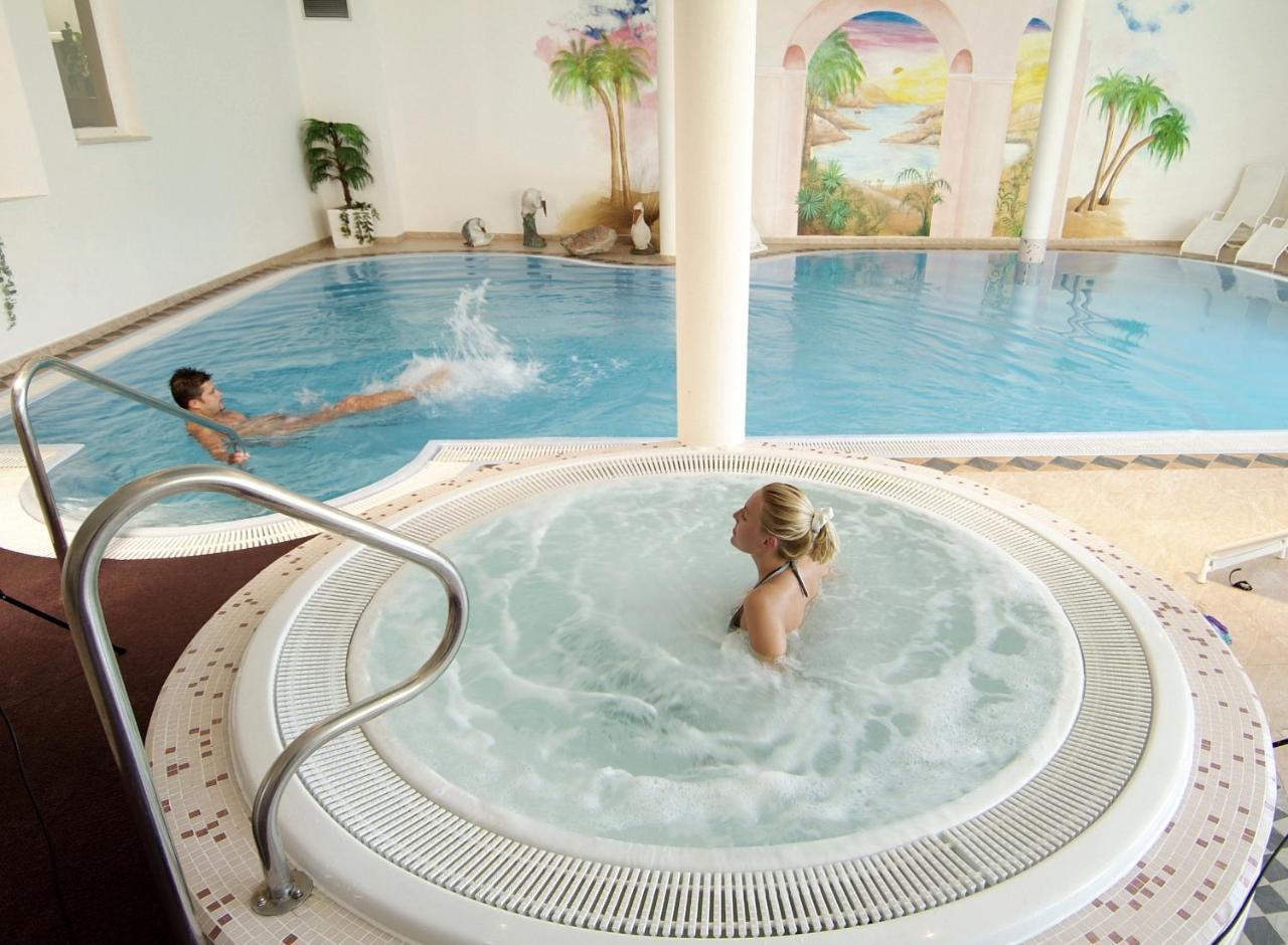 Fruehstuecks-Hotel Olympia Тіроло Екстер'єр фото